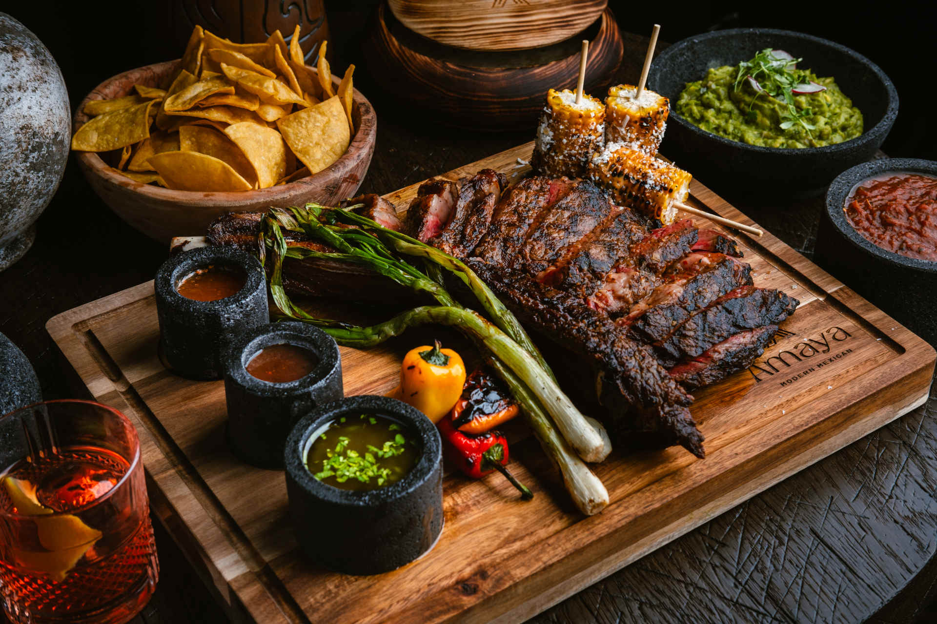 American Wagyu Tomahawk im Amaya Modern Mexican © Jose Salinas