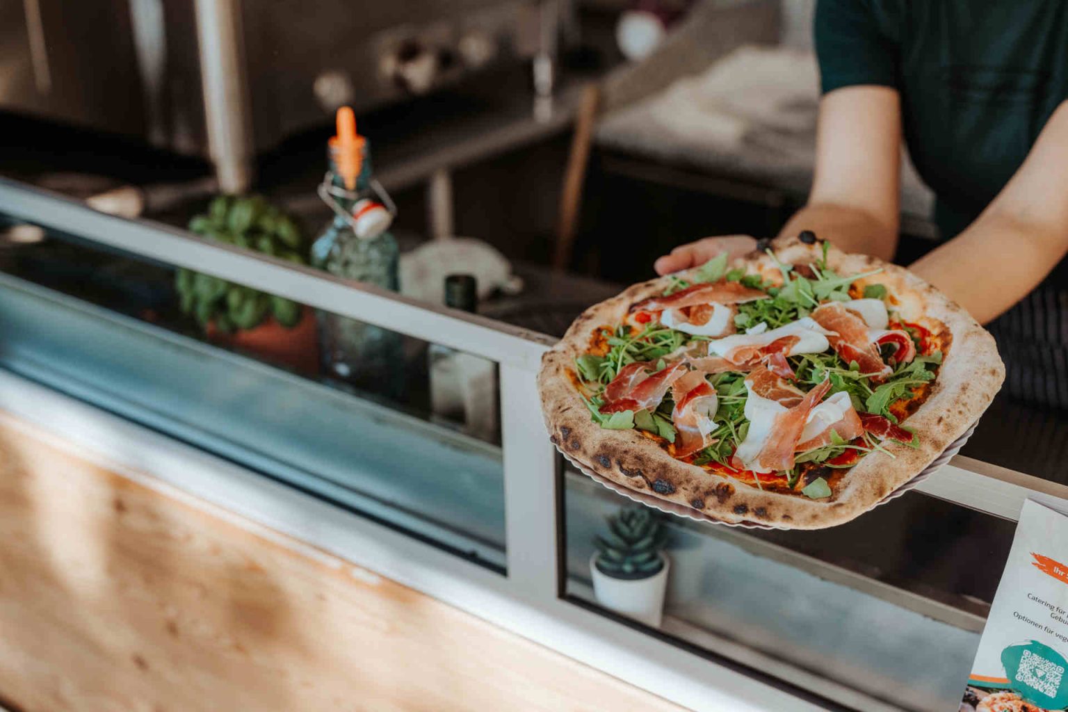 An einem Wochentag verkauft „Elvis Pizzazz“ bis zu 100 Pizzen, am Wochenende nochmals mehr. © Daniel Schalhas