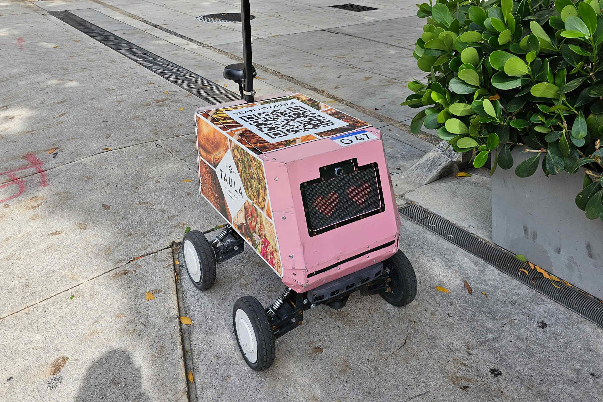 Lieferroboter in Miami © Pierre Nierhaus