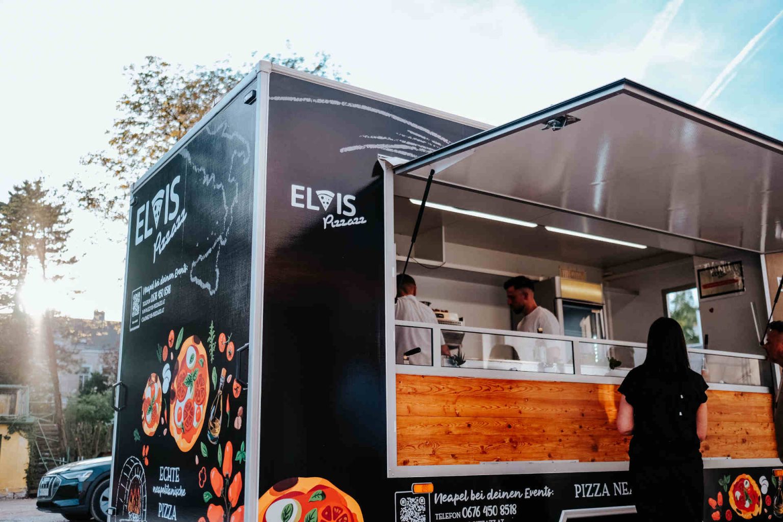 Der Elvis-Pizzazz-Foodtruck in der Amstettener Eggersdorferstraße 43 © Daniel Schalhas