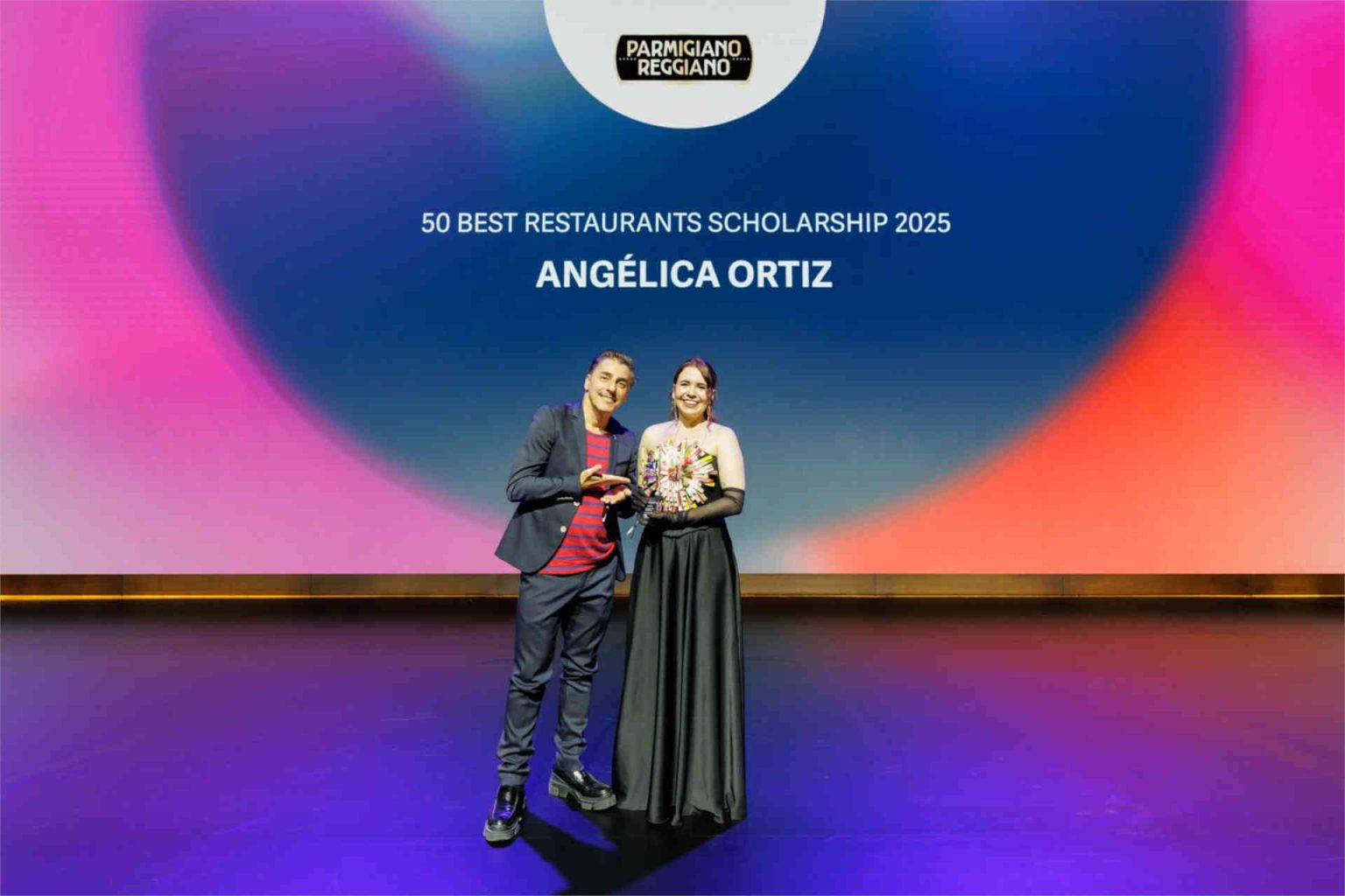 Das 50 Best Restaurants Scholarship, in Kooperation mit Parmigiano Reggiano, wird an Angélica Ortiz vergeben © World’s 50 Best Restaurants