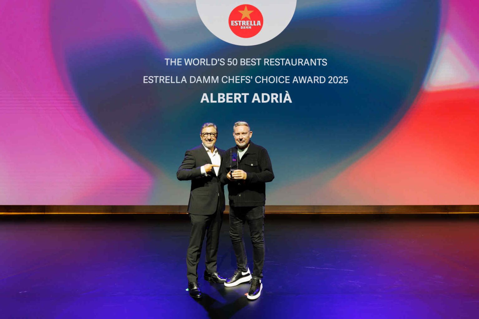 Albert Adrià vom Enigma in Barcelona erhält den Estrella Damm Chefs' Choice Award 2025 © World’s 50 Best Restaurants