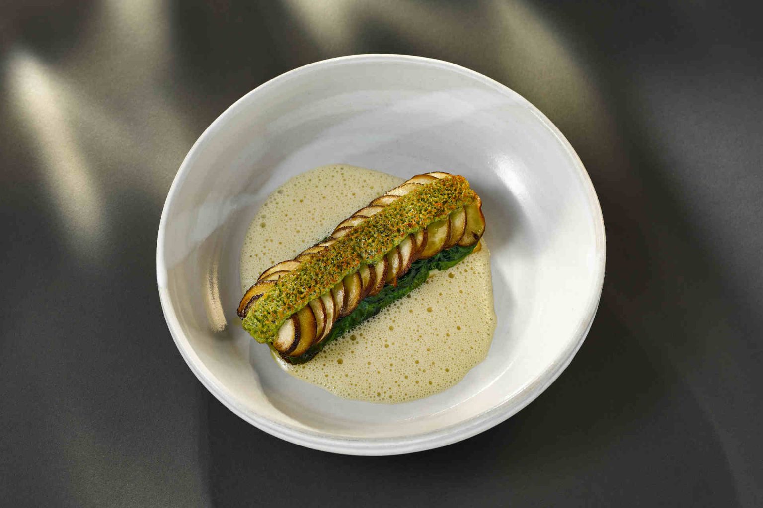 Saibling mit Kräuterkruste, Foto beigestellt