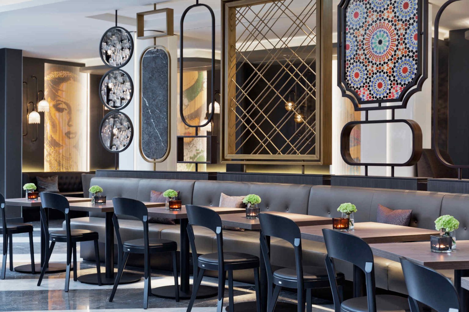 Bar des Renaissance Vienna Schönbrunn Hotel, Foto beigestellt