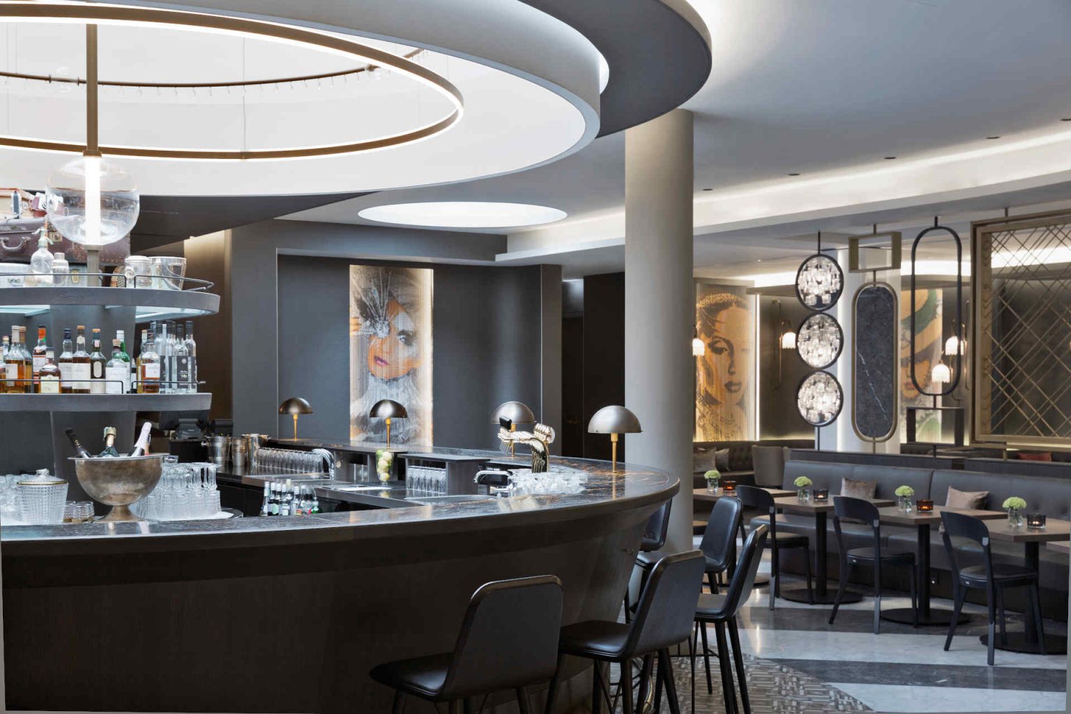 Bar des Renaissance Vienna Schönbrunn Hotel, Foto beigestellt
