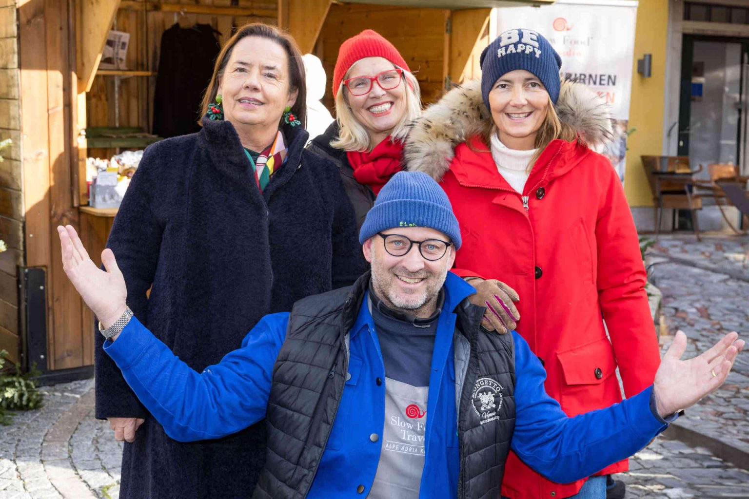 Stiegl-Gut Wildshut-Gründerin Alessandra Kiener (v.r.) mit den beiden Slow Food Salzburg-Präsidentinnen Alexandra Picker-Rußwurm und Ilse Fischer sowie Edelgreissler und Slow Food-Pionier Herwig Ertl © Günter Freund / wildbild