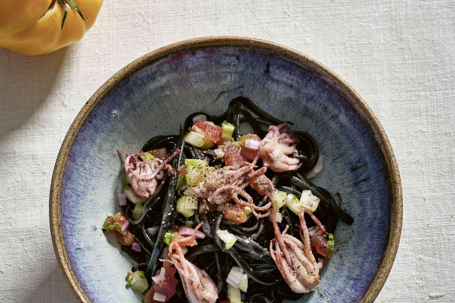 Pasta nera mit Calamari & Tomaten © Ingolf Hatz
