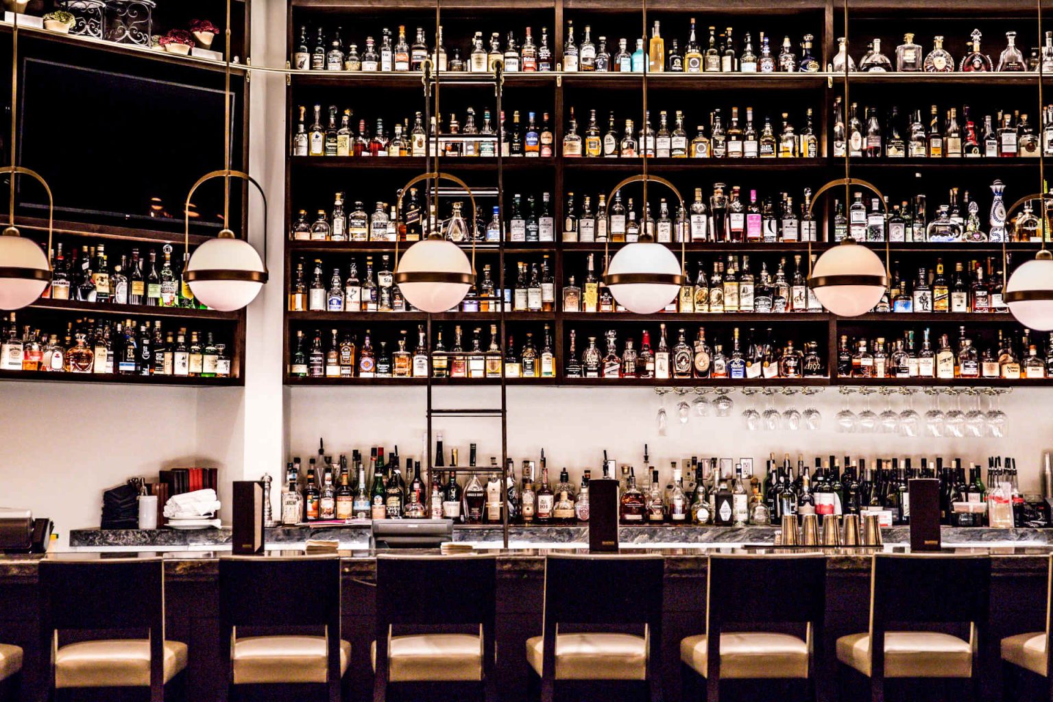 Bar im Delmonico Steakhouse, Foto beigestellt