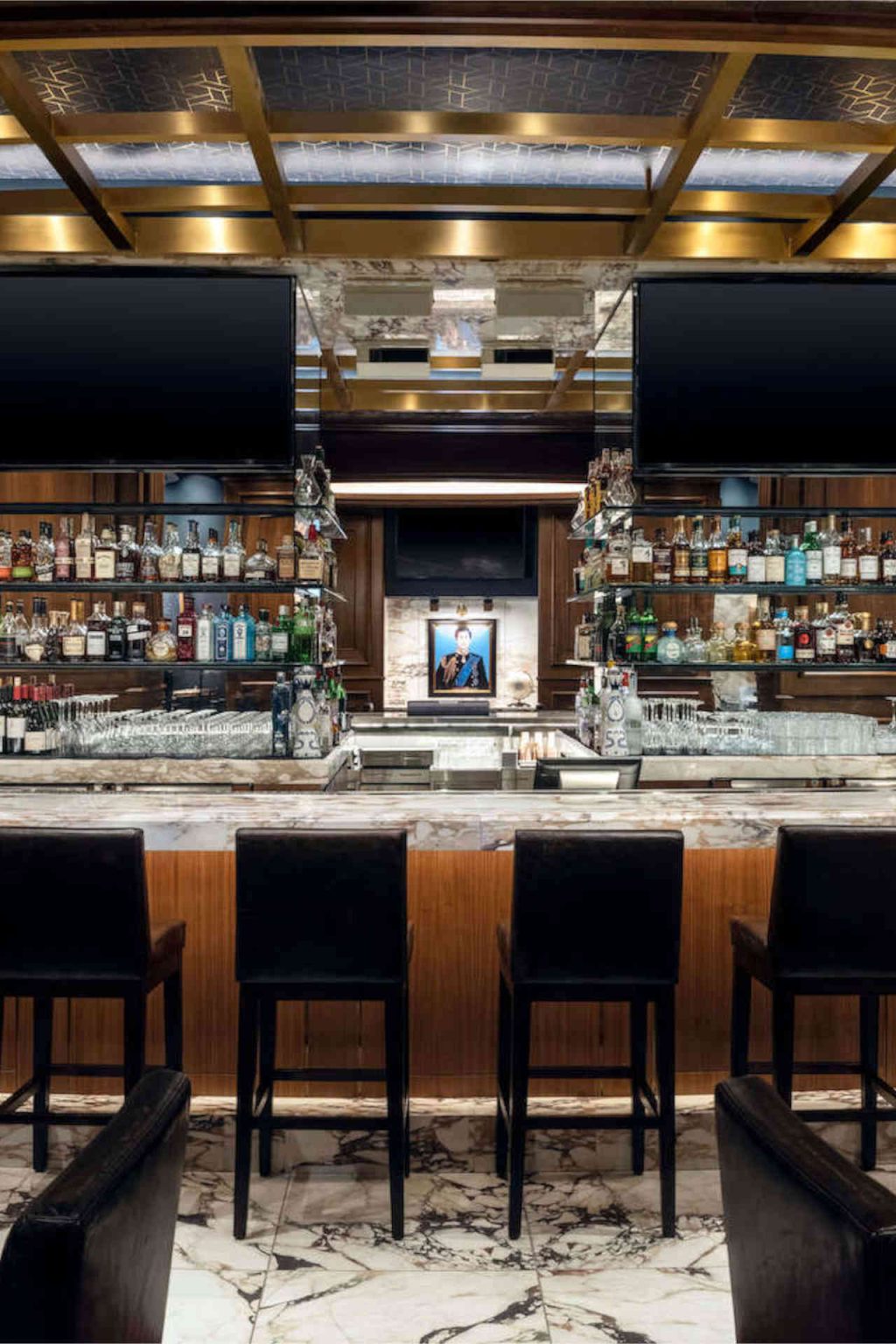 Allē Lounge on 66 © Allē