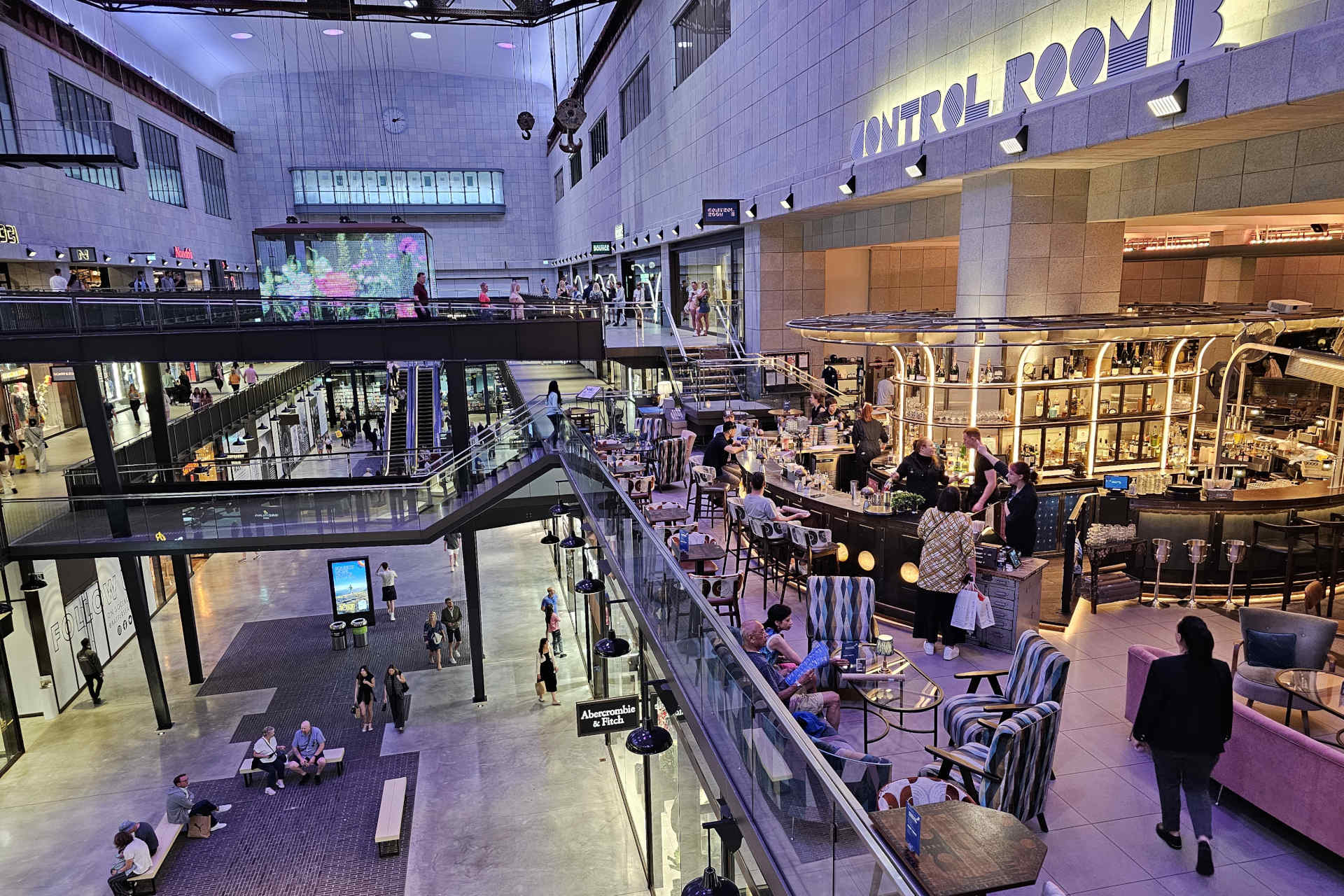 Control Room B, London © Pierre Nierhaus